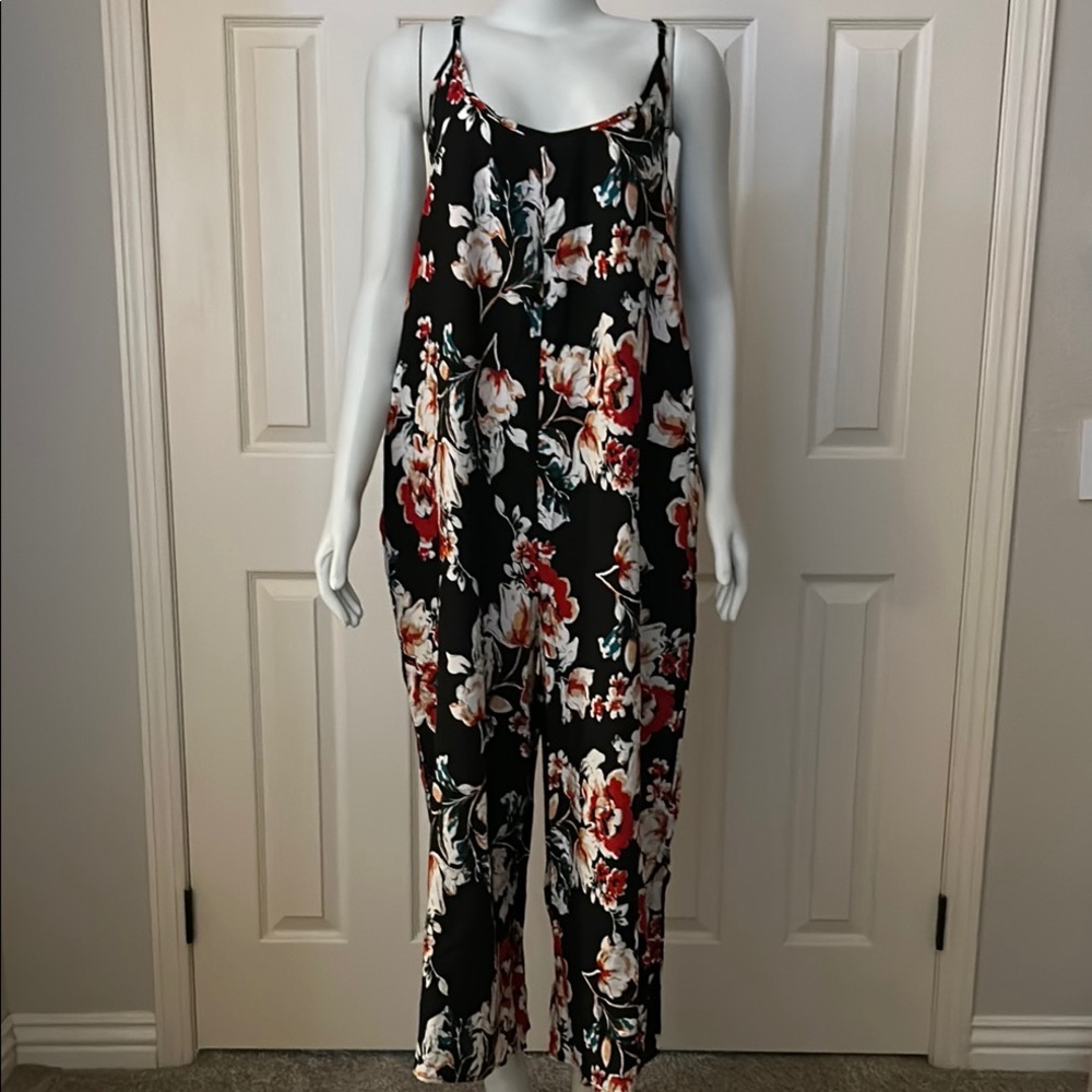 Floral Black Romper “NWT” SZ: M wide leg